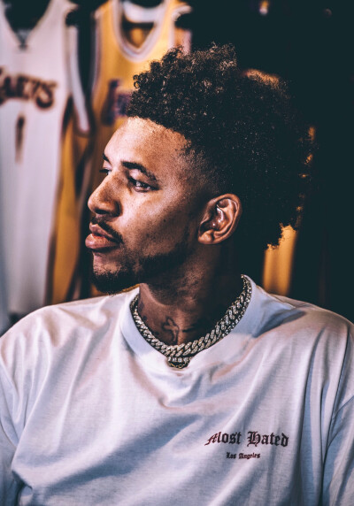 凭借不对称 凭借不对称